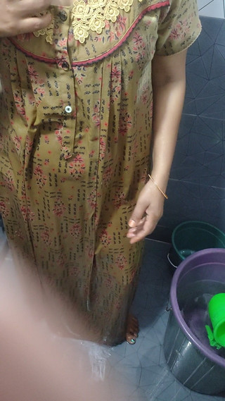 मैं अपनी नई प्रेमिका भारतीय युगल में युवा हूँ