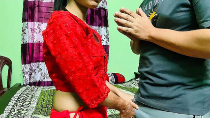 मालकिन ने एक नौकर की मदद से अपनी युवा इच्छाएँ पूरी कीं