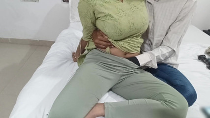 सालू ख़ुशी-ख़ुशी उसे पा रहा था