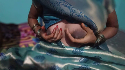 देसी भारतीय गाँव के बड़े स्तन वाली लड़की की पड़ोसी युवा लड़के से चुदाई