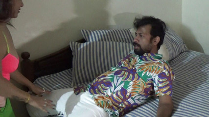 एक देसी लड़की और उसका बॉयफ्रेंड एक होटल के कमरे में फुल एन्जॉय करते हुए। गंदी बातों के साथ पूर्ण हिंदी ऑडियो