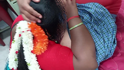 स्तन दूध और गहरे मुँह में चुदाई मुँह में वीर्य