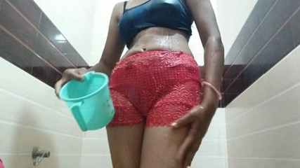 पढ़ाई के बहाने देसी गर्ल शुर्भी453 ने टॉयलैट में किया सब कुछ