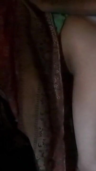 देसी भारतीय पत्नी ने प्रेमी को बुलाया और गुप्त रूप से मुख-मैथुन किया और बड़े लंड से चुदाई की