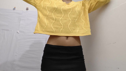 दक्षिण भारतीय नौकरानी दिखा रहा है