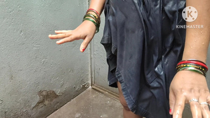 भारतीय घरेलू पत्नी मूतना