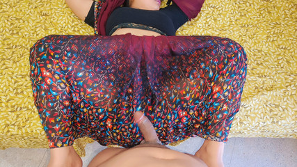 सौतेली माँ ने मुझे सिखाया कि मेरी गर्लफ्रेंड के साथ कैसे सेक्स करना है और उसने अपने सौतेले बेटे को जमकर चोदा। साफ़ हिंदी में कराहने लगा