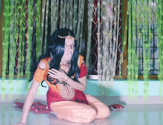 मिल्फ बीबीसी की कोशिश करती है और मुँह को वीर्य से भर देती है