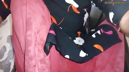 मेरी चूत में खुजली हो रही थी इसलिए मैंने स्नान कर लिया।