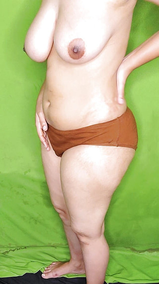 देसी गाँव की लड़की का घर का बना बॉडी शो 2