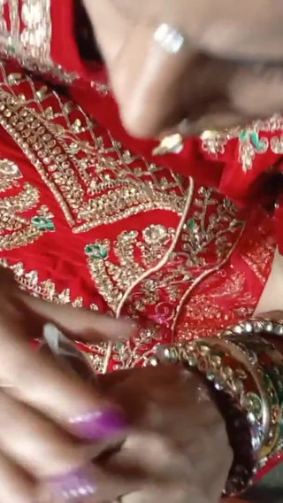 छोटे स्तन वाली सौतेली माँ एक कठिन युवा लंड का आनंद लेती है सौतेले ने सौतेली बेटे के साथ क्या सेक्स होली दीन