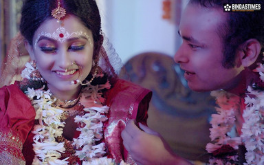 प्यारी 18+ लड़की अपने पति के साथ पहली शादी की रात