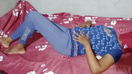 सुंदर कामुक भारतीय किशोर लड़की को निर्वस्त्र किया जाता है देसी वीडियो शूटिंग सेक्स ड्राइव बहुत समृद्ध है