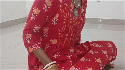 जब मेरा दोस्त घर पर नहीं था तो मैंने अपने दोस्त की सौतेली माँ के साथ खूब मौज-मस्ती की।