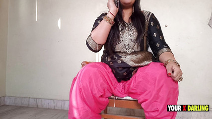 मोबाइल पर बात करते समय सौतेली बहन अपने सौतेले भाई से गर्भवती हो गई