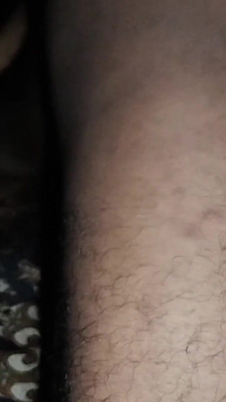 बहुत प्यारी भारतीय सेक्सी गृहिणी पति और सेक्स का आनंद लें बहुत प्यारी सेक्सी महिला