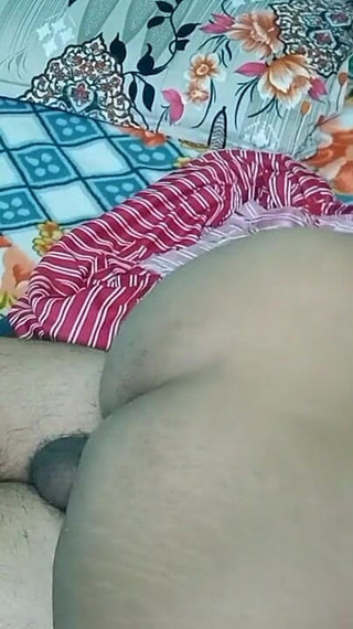 मैंने अपने पड़ोसी को डॉगी स्टाइल में चोदा।