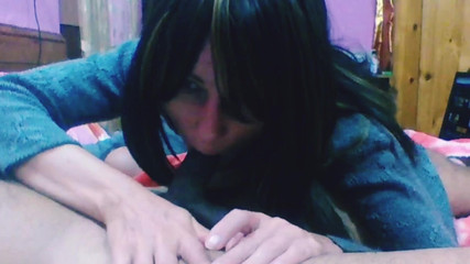 हॉट स्लट गर्ल बीबीसी को चूसती और चाटती है।