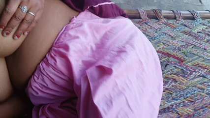 कर्ज़ के बदले मकान मालिक को खुश करने के लिए देसी गाँव की भाभी की जोरदार चुदाई (हिन्दी ऑडियो)