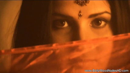 खूबसूरत और कामुक बॉलीवुड प्रेमी लड़की