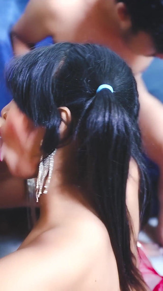 देसी क्यूट सेक्स डॉल ने गैंगबैंग सेक्स किया और उसके चेहरे पर कई सह शॉट दिए (हिंदी ऑडियो)