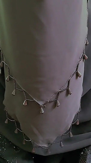 जब उसका पति घर पर नहीं था तो भाभी ने मेरे साथ सेक्स किया