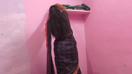 एक परिपक्व महिला ने सेक्स से इनकार कर दिया और मैंने उसे धीरे से गले लगाया और उसके साथ सेक्स किया