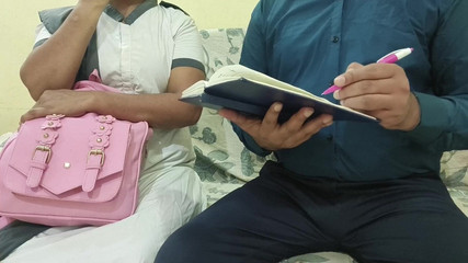 घर में बने हिंदी रोल प्ले में इंडियन कॉलेज गर्ल हार्डसेक्स