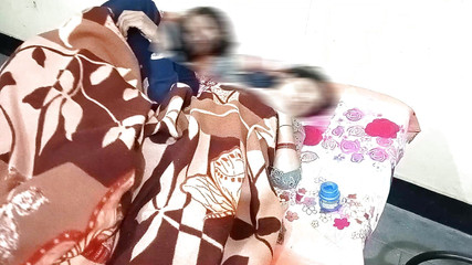 इंडियन डेवर ने बेडरूम में भाभी की चूत को चोदा, गन्दी बातें करते हुए हिंदी सेक्स