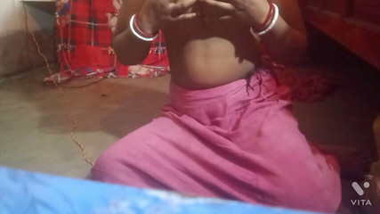 सौतेली माँ को फिंगरिंग मिल रही है