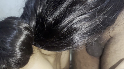 उसे अच्छा लगता है जब मैं उसे और जोर से चोदता हूँ