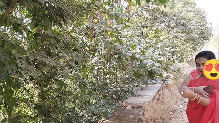 जंगल की नदी में नहाती हुई गाँव की सेक्सी देसी भाभी