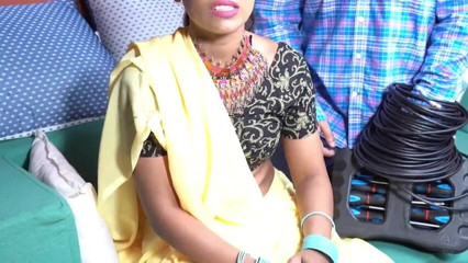 एक कमरे में भारतीय लड़की की चुदाई