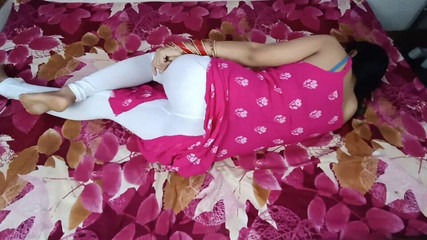 तान्या भाभी अपने पति के साथ सेक्स का आनंद ले रही हैं