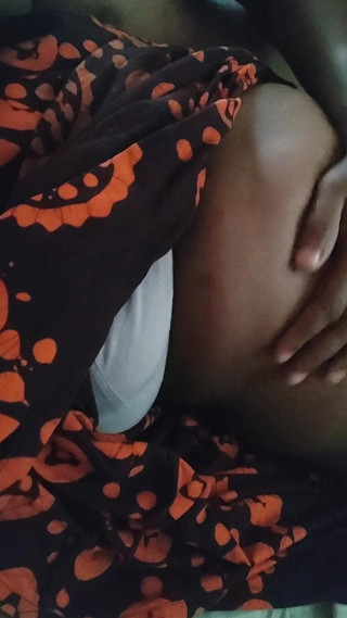 उसे बॉयफ्रेंड के साथ और अधिक मौज-मस्ती की जरूरत है