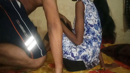 हॉट देसी पत्नी टिटफक का आनंद लेती है