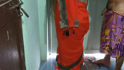 भारतीय सौतेला भाई और सौतेली बहन की चुदाई - पति के काम पर जाने के बाद लाल साड़ी