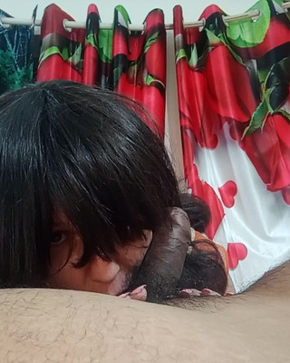 बड़े स्तन वाली एमआईएलए सौतेली माँ मुझसे प्यार करती है।