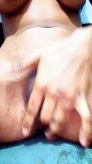 मेरी अरबी गर्लफ्रेंड ने मुझे आकर्षित किया