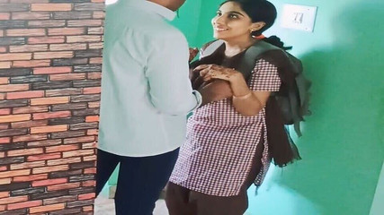 भारतीय कॉलेज गर्ल की टाइट चूत चुदाई!