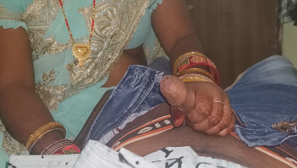 करवा चौथ स्पेशल 2024 भारतीय XXX देसी पति ने अपनी पत्नी को चोदा हिंदी ऑडियो गंदी बातों के साथ