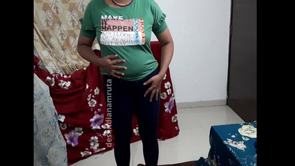 भारतीय देसी भाभी ने एक मौका पाने के लिए वयस्क फिल्म निर्माता के सामने खुद को उजागर किया - सुंदर बिल्ली, स्तन, गांड में उंगली