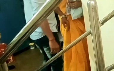 भाभी ने डिलीवरी बॉय के साथ किया सेक्स!