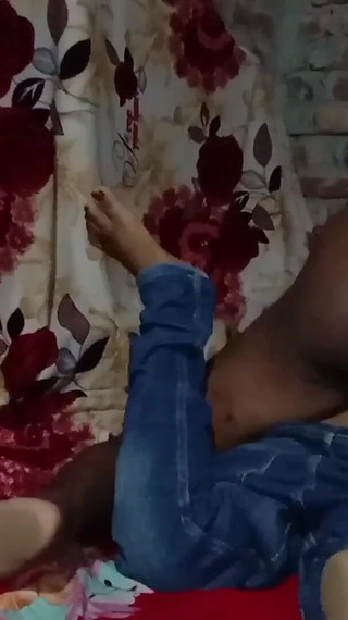 कॉलेज लड़की का पहली बार बॉयफ्रेंड के साथ यौन वीडियो