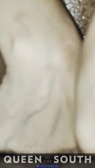 तीसरे सत्र के लिए मेरी बिल्ली को रगड़ना