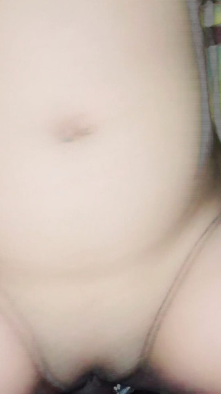 कैमरे में कैद हुई हॉट देसी इंडियन गांव की लड़की।