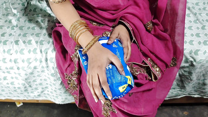 युवा देसी लड़की को बॉयफ्रेंड ने चोदा