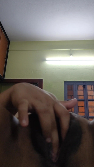 भारतीय देसी लड़की का फिंगरिंग वायरल वीडियो कैप्चर किया गया