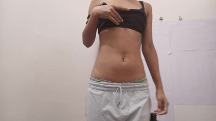 मैं तुम्हें याद करके मुठ मार रहा हूं, घर पर कोई नहीं है, मैं अकेला हूं, मुझे तुम्हारी बहुत याद आ रही है, धीरे-धीरे मेरी गर्म जवानी का मजा लो।