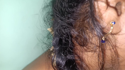 शादीशुदा महिलाएं अपने बॉयफ्रेंड के लिए क्यूट लिप्स दिखा रही हैं